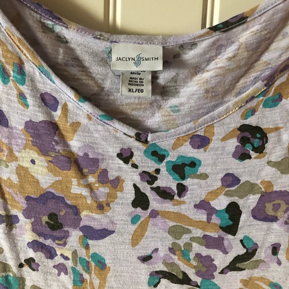 Jacklyn Smith-Orchid-Patterned V Neck-ShSl Tee-XL - Picture 2 of 6